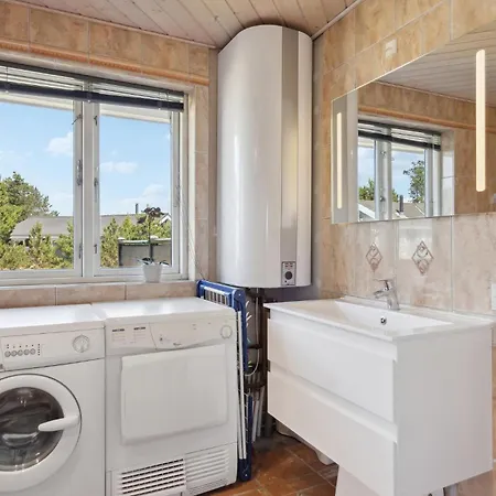 5 Bedroom Gorgeous Home In Skjern * 斯凯恩