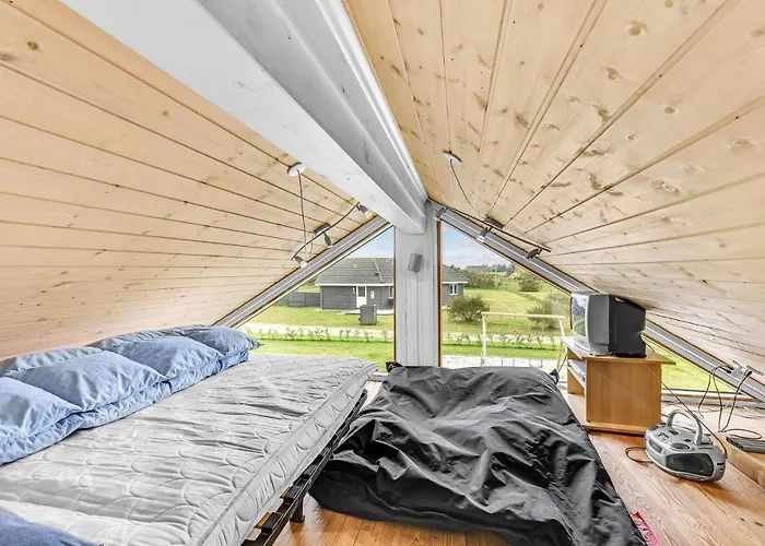 Four-bedroom In Holiday home *