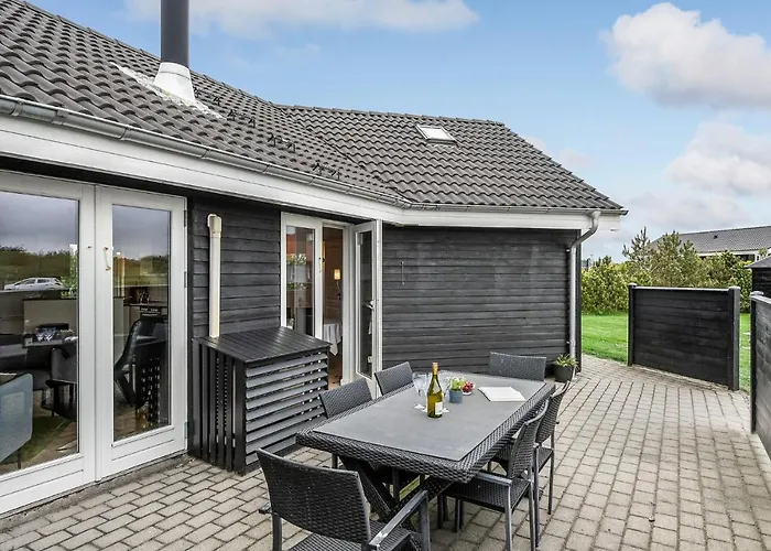 Holiday home Four-bedroom In