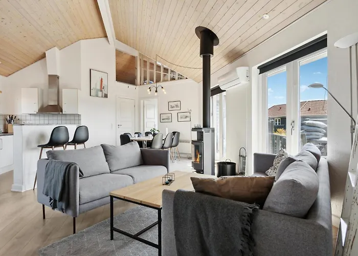 Four-bedroom In Holiday home