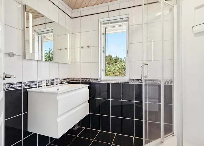 Holiday home Four-bedroom In