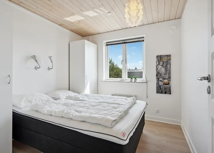 Four-bedroom In Holiday home *